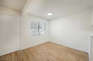 Photo #6: 2718534 Listing 