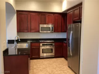 Photo #3: 2718540 Listing