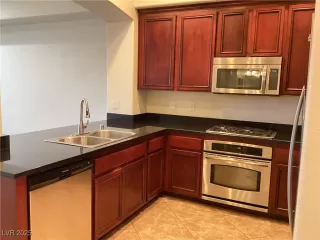 Photo #4: 2718540 Listing