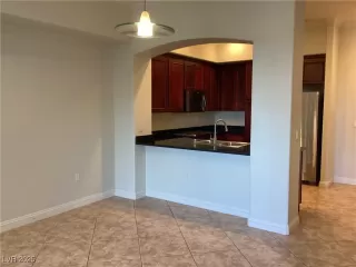 Photo #5: 2718540 Listing