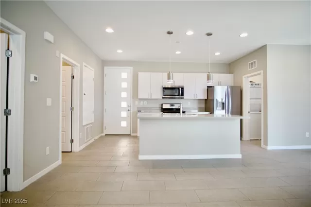 MLS: 2718547 Condo For Sale