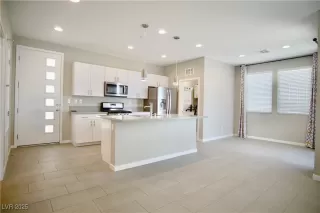 Photo #3: 2718547 Listing 