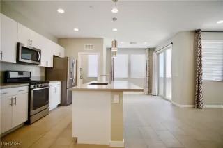 Photo #6: 2718547 Listing 