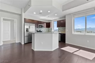 Photo #2: 2718588 Listing