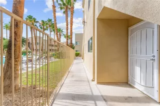 Photo #5: 2718589 Listing 