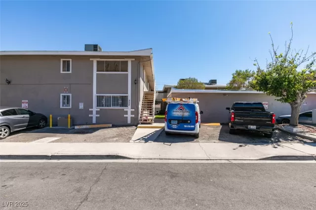 MLS: 2718592 Condo For Sale