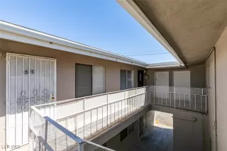 Photo #5: 2718592 Listing 