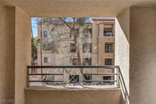 Photo #4: 2718598 Listing 