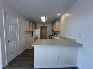 Photo #5: 2718612 Listing 