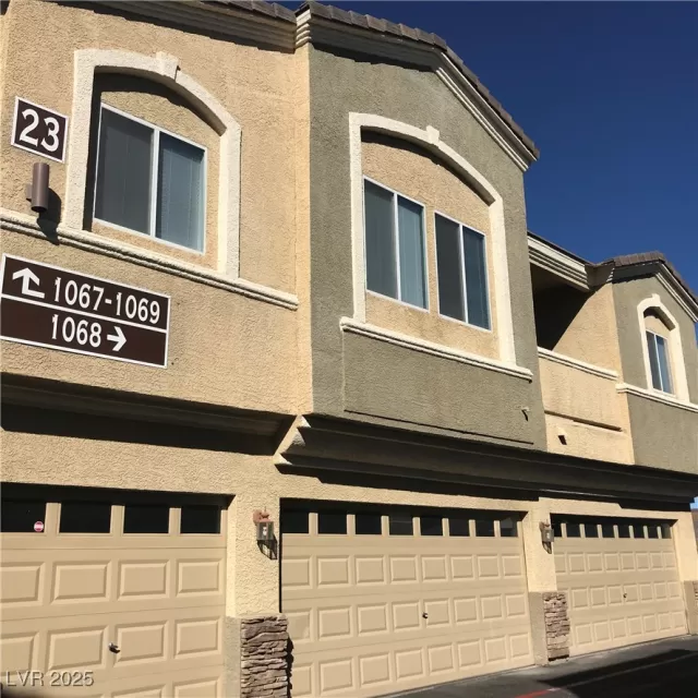 MLS: 2718619 Condo For Sale