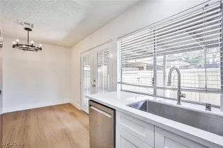 Photo #5: 2718633 Listing