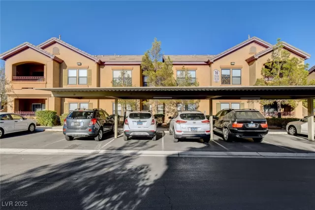 MLS: 2718636 Condo For Sale