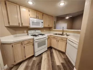 Photo #3: 2718652 Listing 