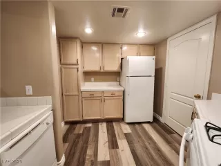 Photo #4: 2718652 Listing 