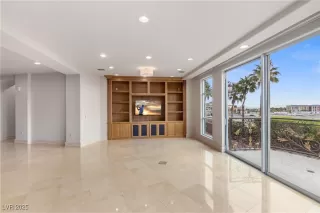 Photo #2: 2718662 Listing