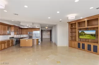 Photo #3: 2718662 Listing