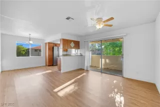 Photo #3: 2718682 Listing 