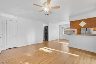 Photo #4: 2718682 Listing 