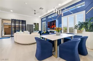 Photo #6: 2718685 Listing