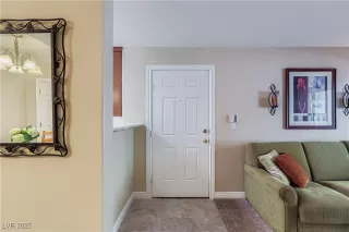 Photo #6: 2718687 Listing