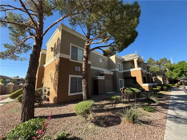 MLS: 2718698 Condo For Sale