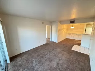 Photo #5: 2718698 Listing 