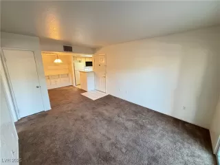 Photo #6: 2718698 Listing 