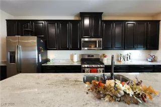 Photo #4: 2718699 Listing