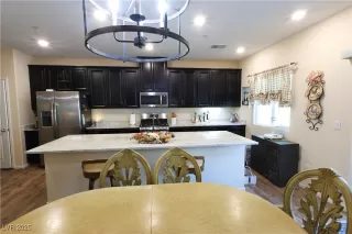 Photo #6: 2718699 Listing