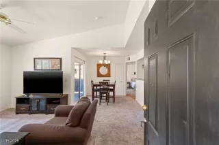 Photo #6: 2718703 Listing