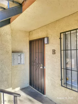 Photo #1: 2718708 Listing