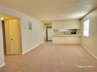 Photo #5: 2718708 Listing