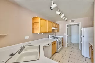 Photo #4: 2718735 Listing 