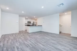 Photo #3: 2718752 Listing 