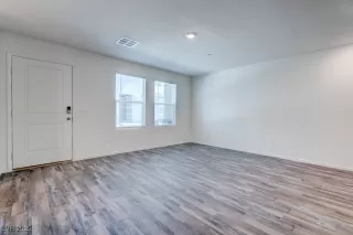 Photo #5: 2718752 Listing 