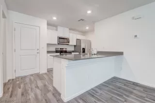 Photo #6: 2718752 Listing 