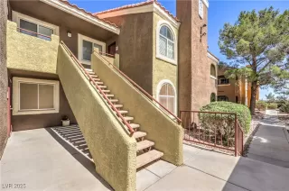 Photo #4: 2718777 Listing