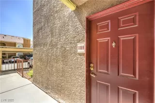 Photo #5: 2718777 Listing