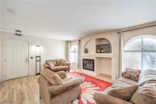 Photo #6: 2718777 Listing