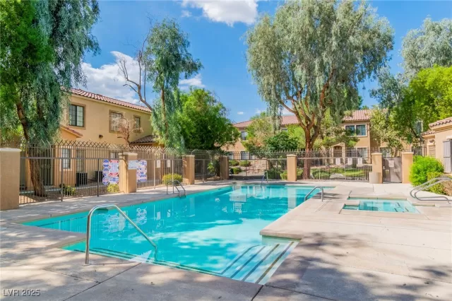 MLS: 2718792 Condo For Sale