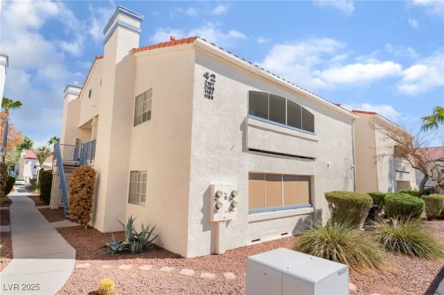 MLS: 2718821 Condo For Sale