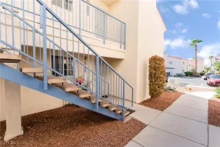 Photo #1: 2718821 Listing 