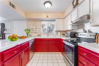 Photo #5: 2718821 Listing 