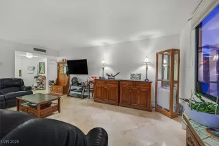 Photo #4: 2718822 Listing 