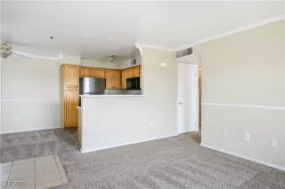 Photo #5: 2718851 Listing 