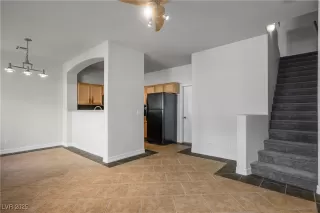 Photo #3: 2718855 Listing