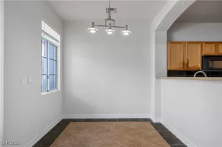 Photo #4: 2718855 Listing