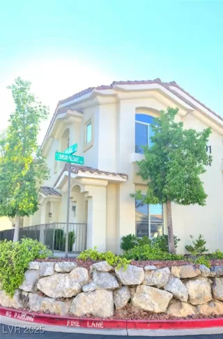 Photo #4: 2718858 Listing 