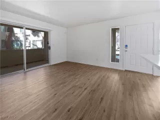 Photo #2: 2718862 Listing