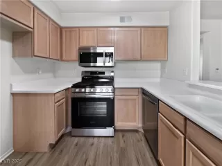 Photo #6: 2718862 Listing